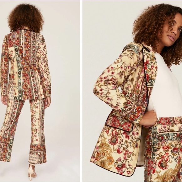 SFIZIO Printed Velvet Blazer
$548 original retail size says 2 but fits up to 6 - Picture 2 of 16
